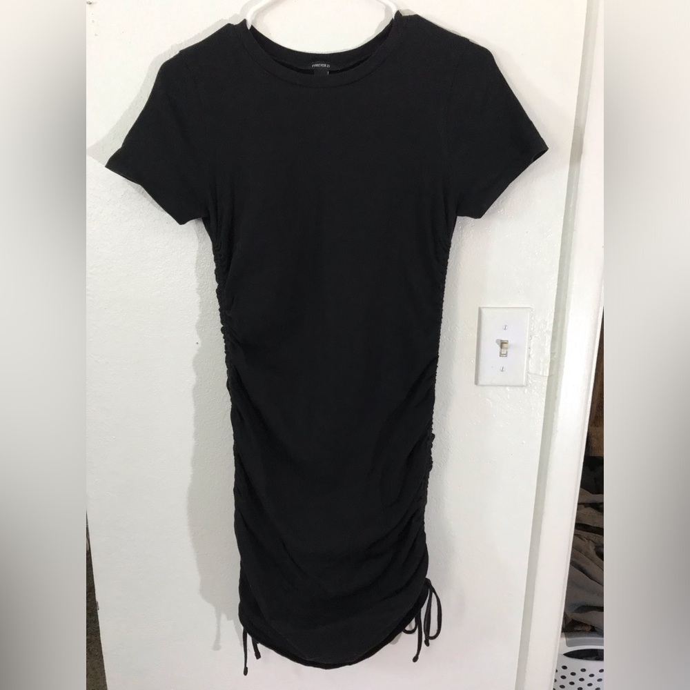 Forever 21 black bodycon mini black t-shirt dress
